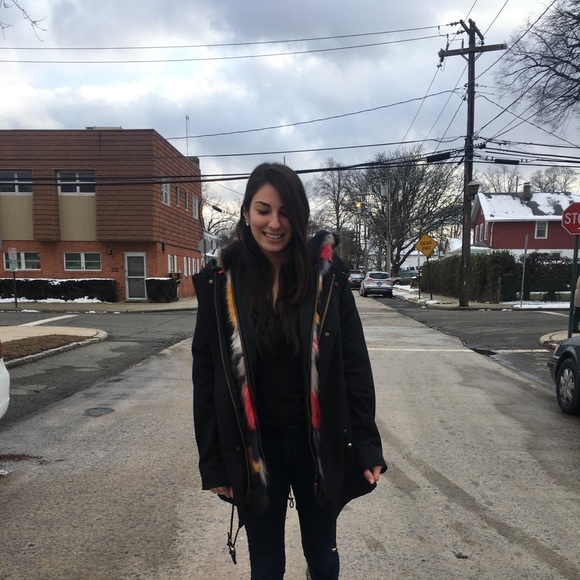 Meet your Posher, Stephanie - Picture 5 of 5